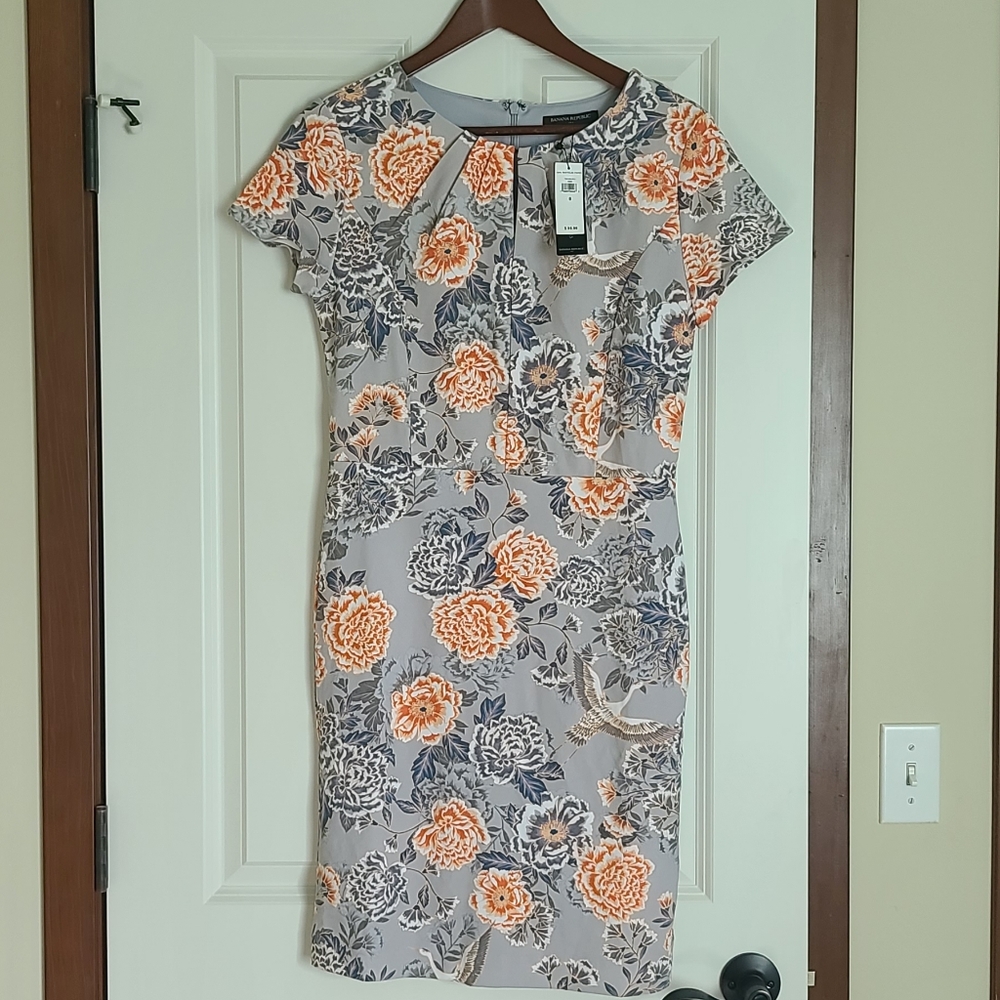 Banana Republic - Spring flowery dress for weddings